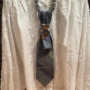 Vintage Wembley Blue and Gold Geometric Necktie Necklace